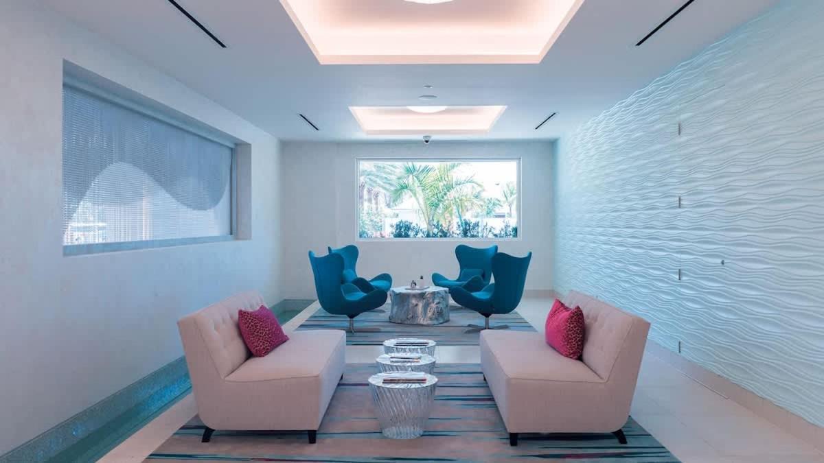 2 Bed At One Cable With Balcony Nassau