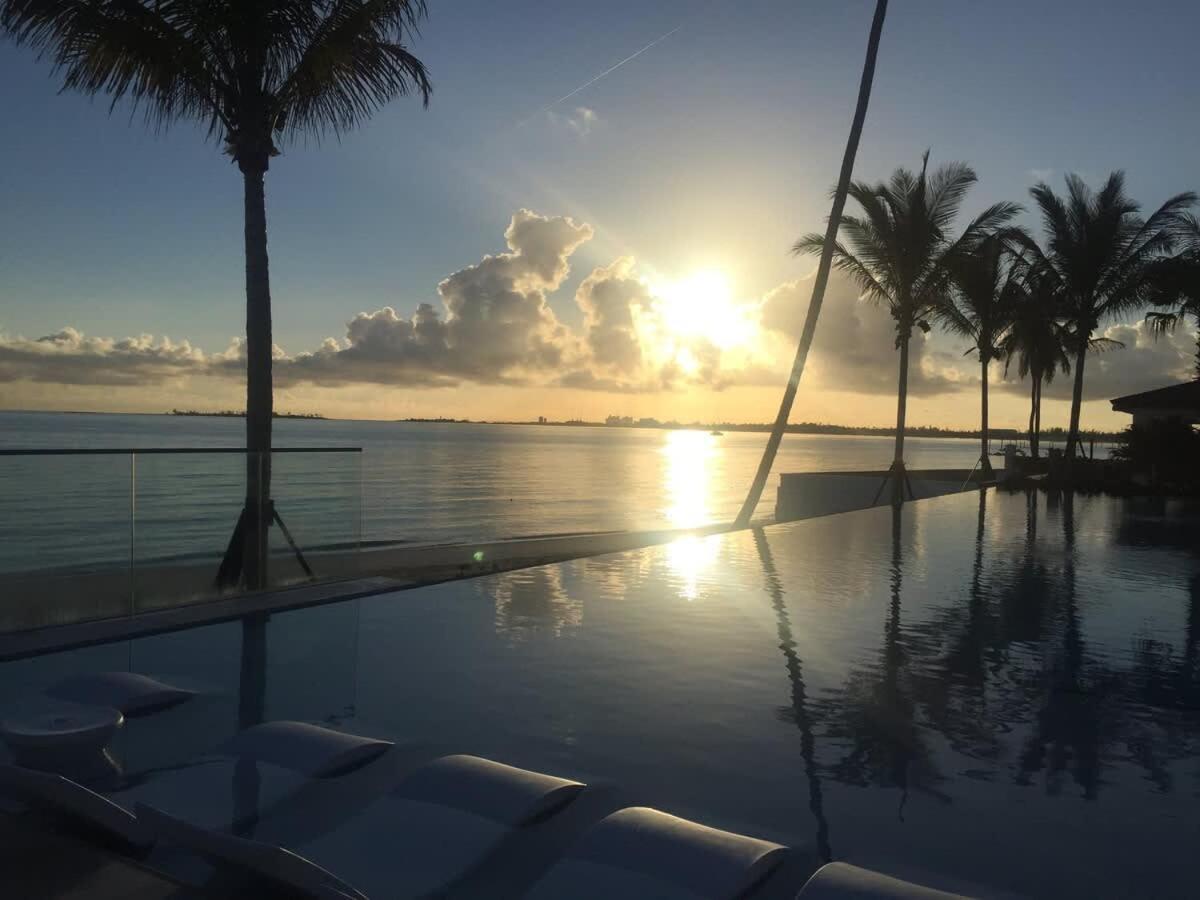2 Bed At One Cable With Balcony * Nassau